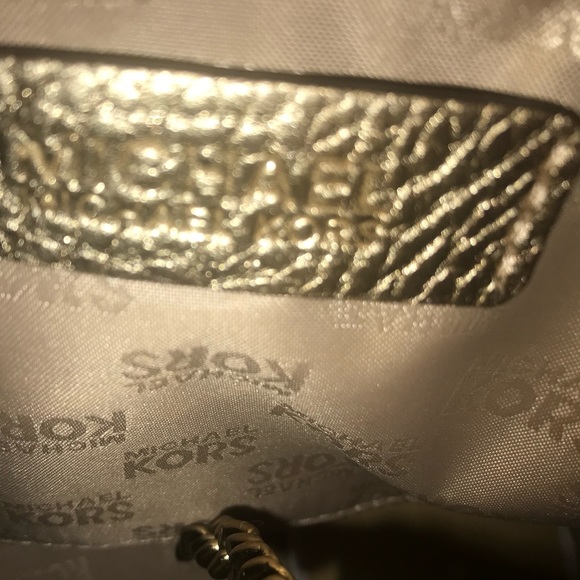 Michael Kors purse - Picture 2 of 10